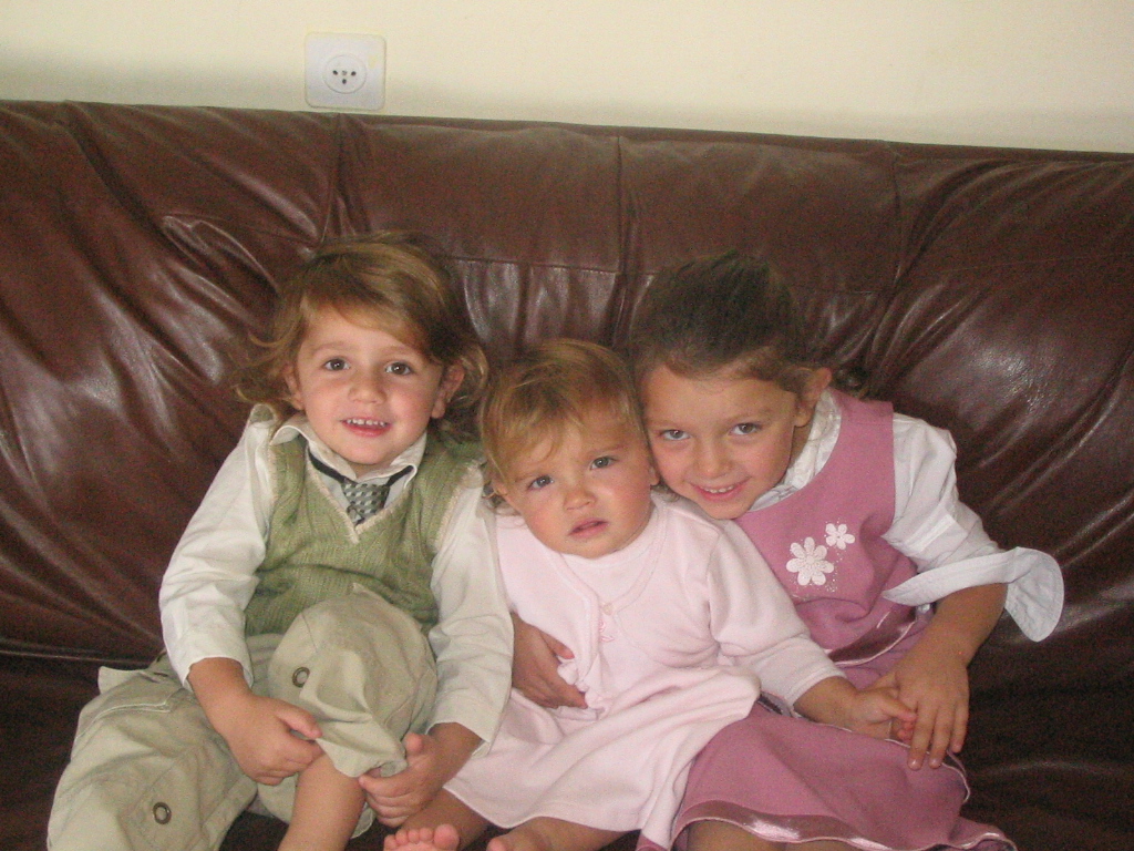 kids rosh hashanah 5766 021.jpg